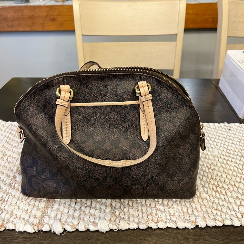 Coach purse medium size